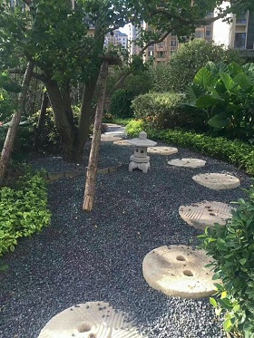綠化覆蓋散鋪小黑石子/園林設計黑色砭石/園林鋪裝旅游項目策劃